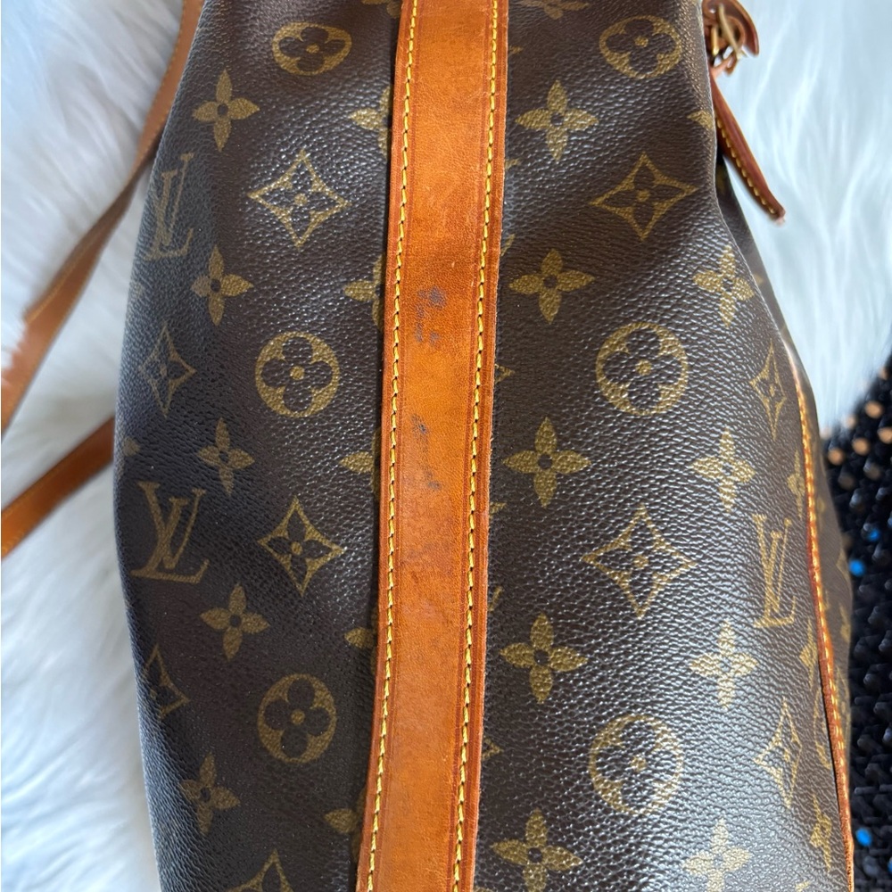 Authentic Louis Vuitton Randonnee GM large backpack with pouch - Picture 4 of 12